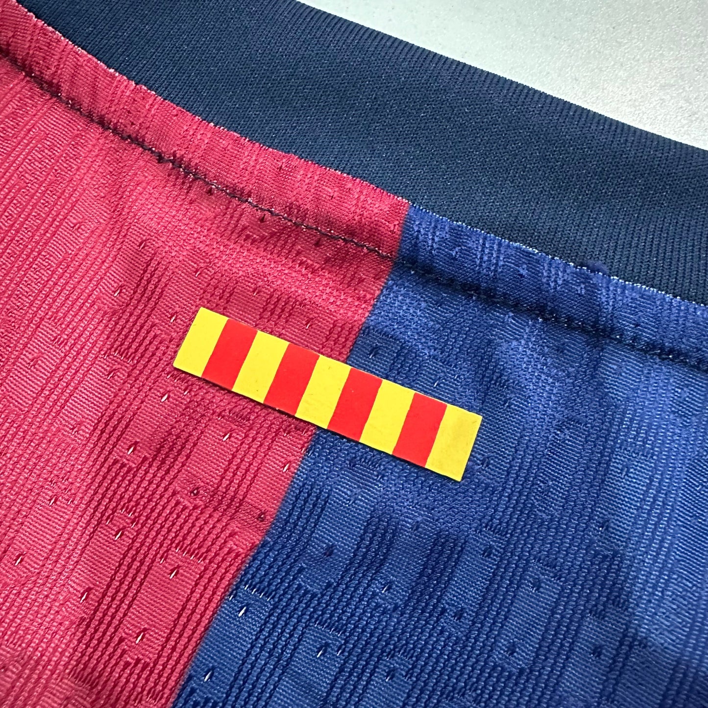 Wersja gracza Barcelona design niebiesko-różowa koszulka 25/26 Top Soccer Jerseys Store