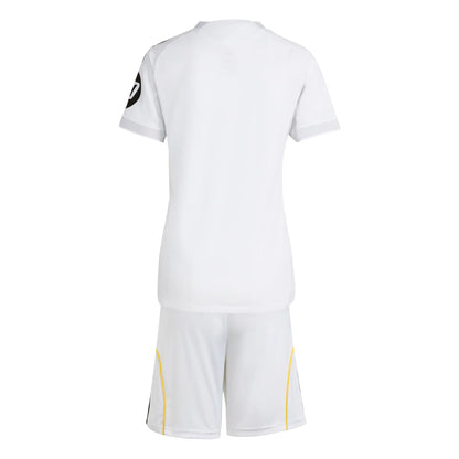 Dziecięcy zestaw piłkarski Real Madrid Home Soccer Jersey (koszulka + spodenki + skarpetki) 2025/26 Pro Koszulki Pilkar Skie